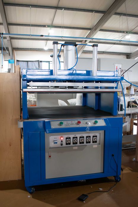 Máquina de Prensar e Selar a Vácuo