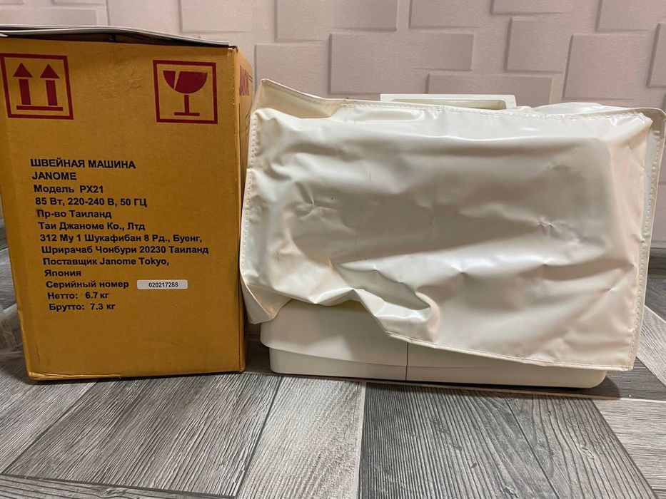 Продам швейную машинку  JANOME PX 21