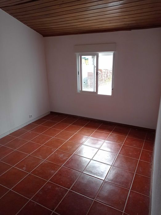 Casa T1 em quinta com outras casas