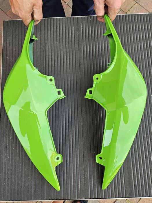 Tylne owiewki, zadupki, osłony tylnego siedzenia Kawasaki z750 zielone