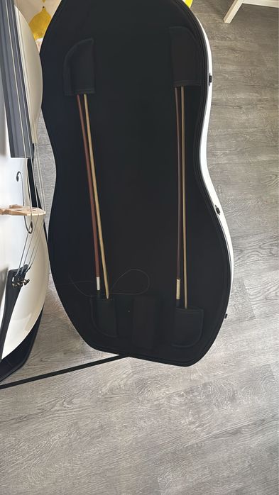 Violoncelo 4/4 Gear4music Branco + Estojo Rígido + 2 Arcos
