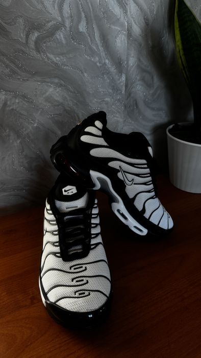 Кросівки Nike Air Max TN Plus
Кросівки Nike Air Max TN Plus Grey White