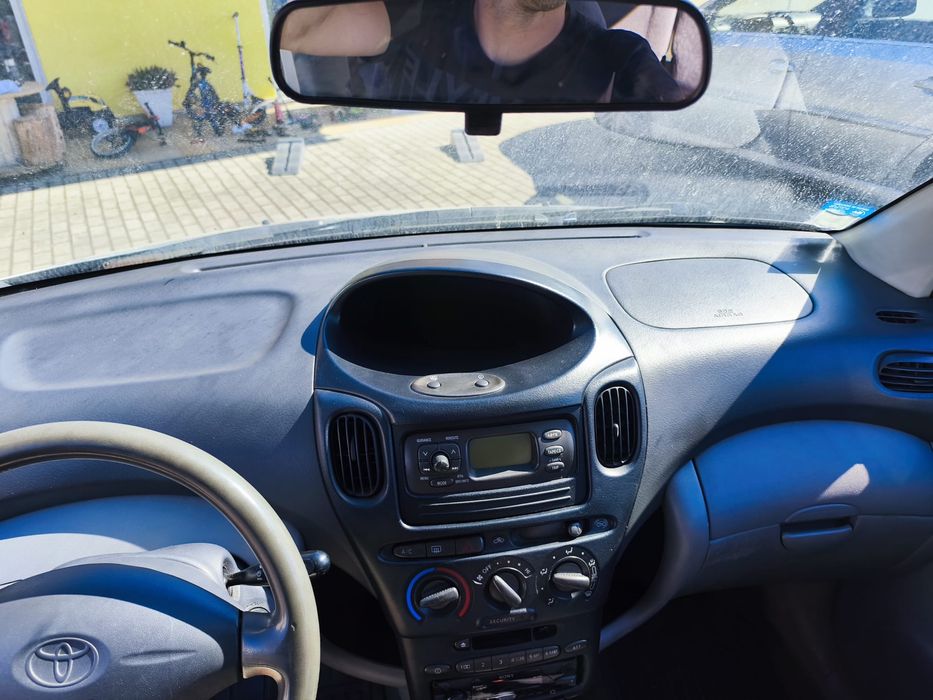 Toyota yaris versos