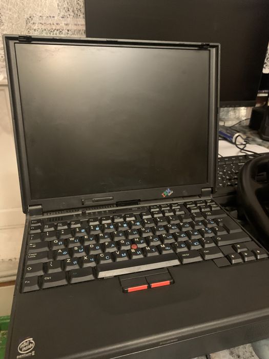 IBM Thinkpad 380Z Vintage – Pentium II 300 MHz, 96 Mo RAM, Clavier AZERTY, Testé