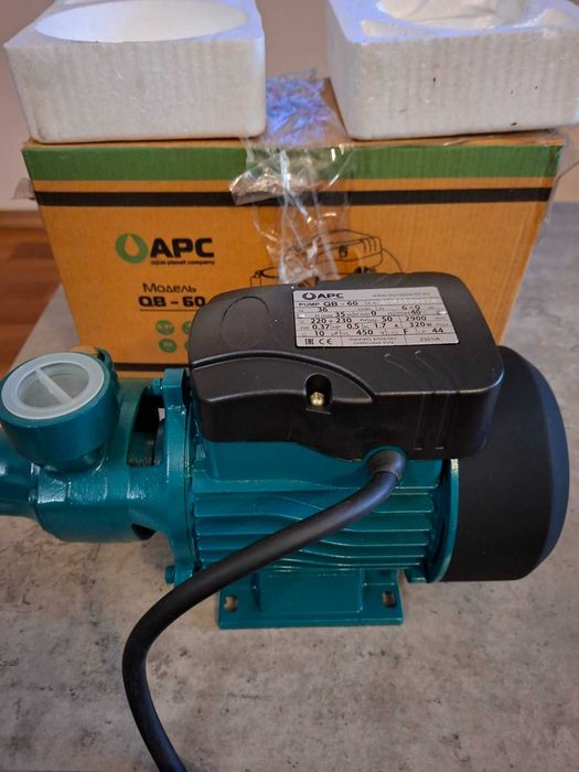 Вихревой насос APC QB-60 (0.37 кВт) для полива и дома