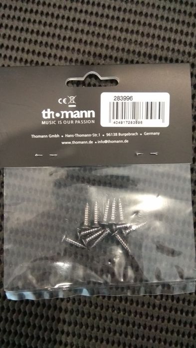 Parafusos para pickguard