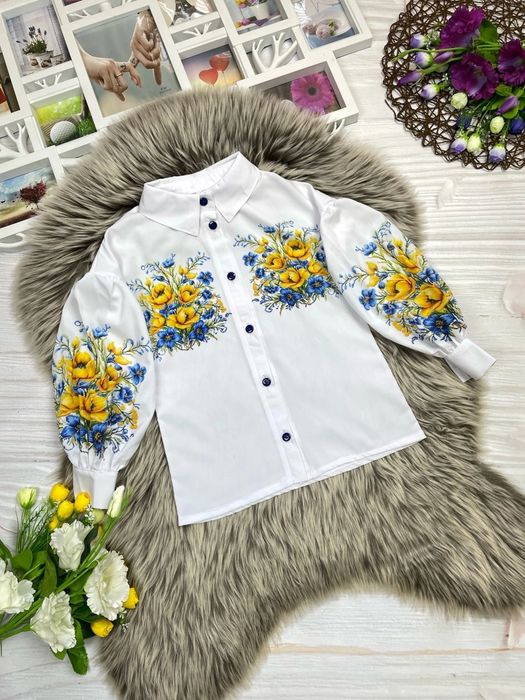Вишивана блузка ,сорочка для дівчинки 122 розмір