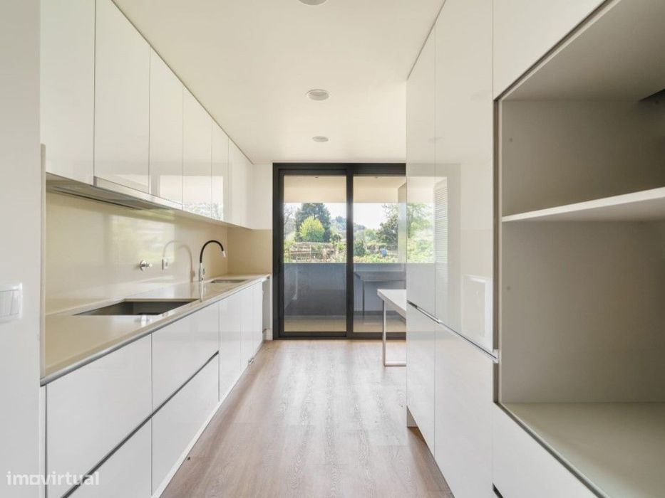 Apartamento T3 Novo em Tenões