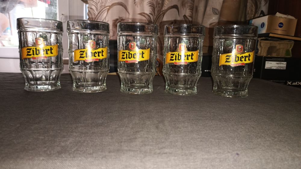 Чашки, стаканы, бокалы