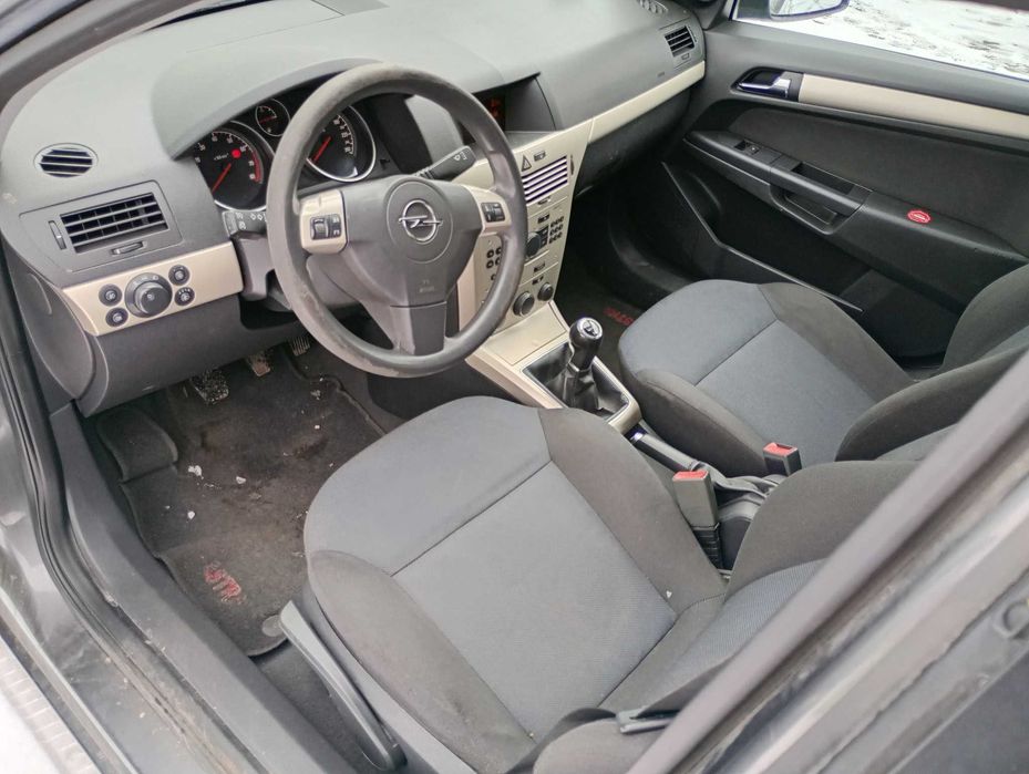 Opel Astra h 1.6 2008 rok . Bez wkładu finansowego !