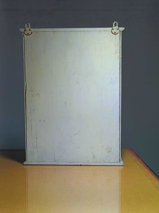 Armário de madeira antigo