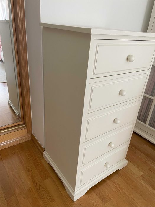 camiseiro em madeira pintado a branco