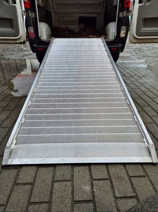 Rampa najazdowa 2,5m x 75cm z ogranicznikiem | Dostawa 1-2 dni robocze