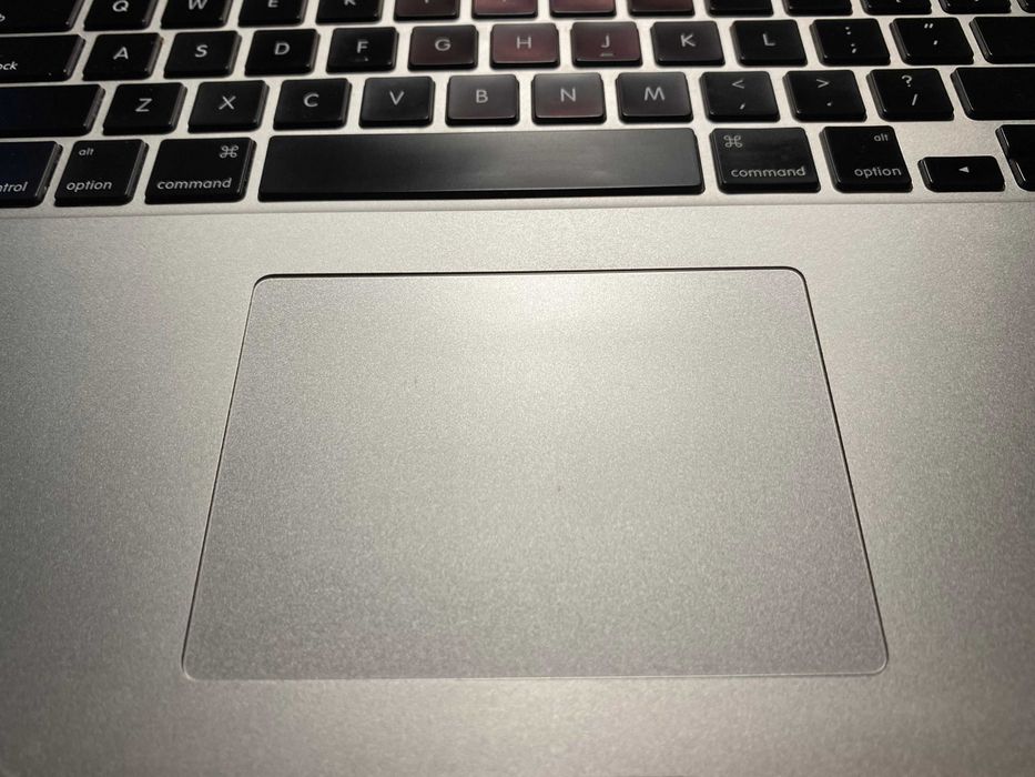 MacBook Pro 15'' A1398 Intel i7 2.4 GHz / 256GB SSD / 8 GB RAM