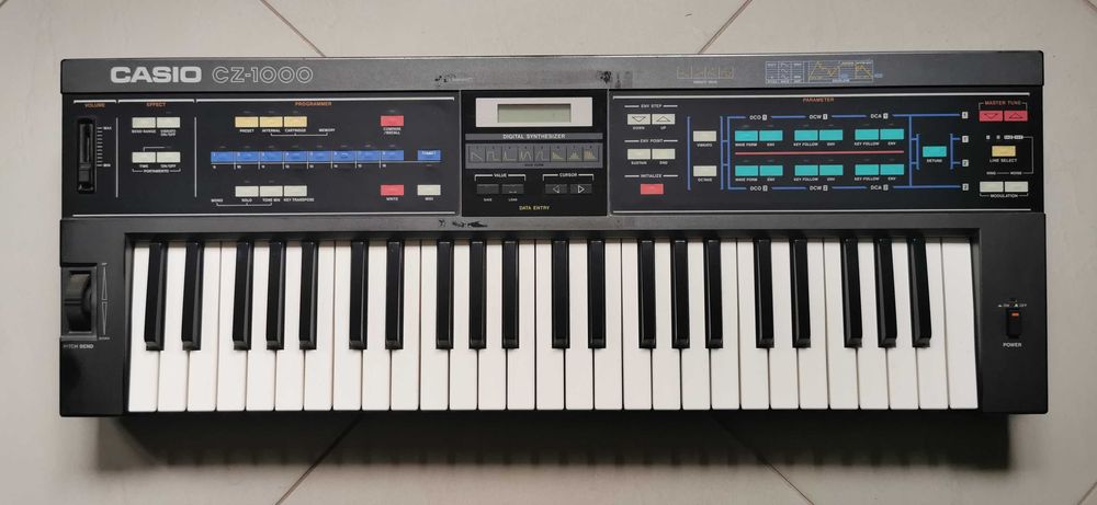 Casio CZ-1000 syntezator z lat 80