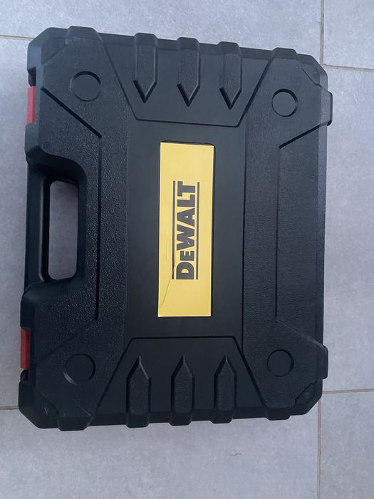 Потужний гайковерт акамуляторний безщітковий DWT 301 54v 8 Ah