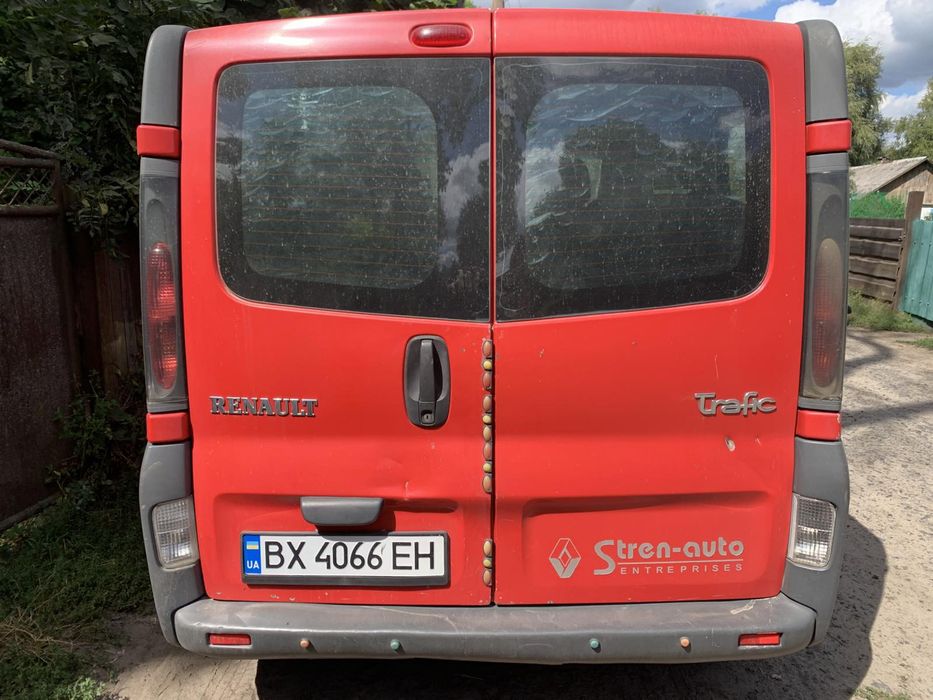 Renault trafic  7 мість