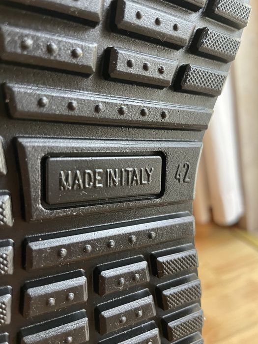 Botas Dustin (tamanho 42)