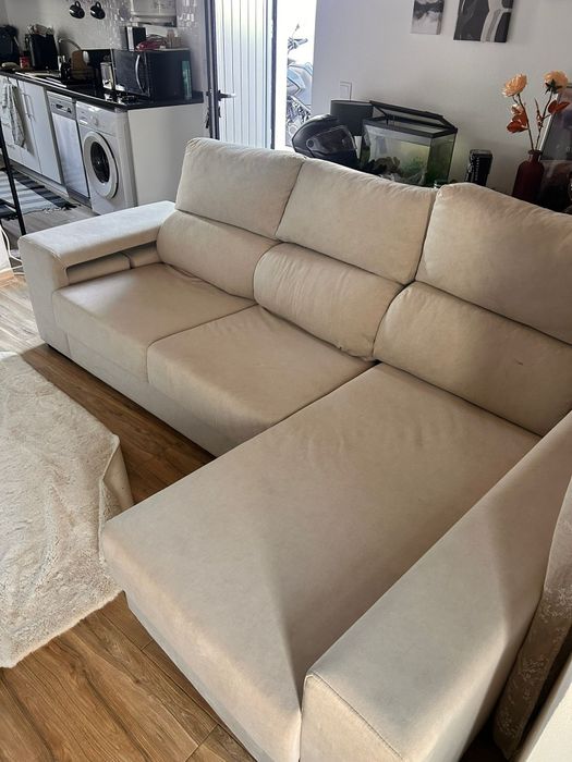 Sofá como novo ,creme tem 6 meses