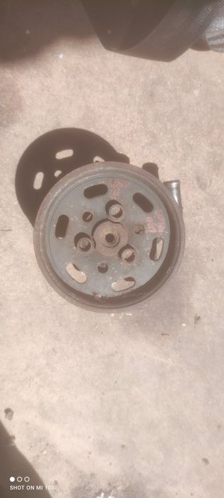 Pompa wspomagania VW caddy III 2.0sdi