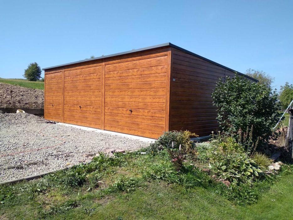 Garaż blaszany 8x6 wzmocniony profilem zamkniętym silver-stal