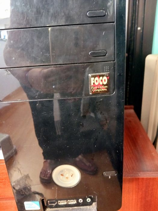 TOrre de pc com teclado