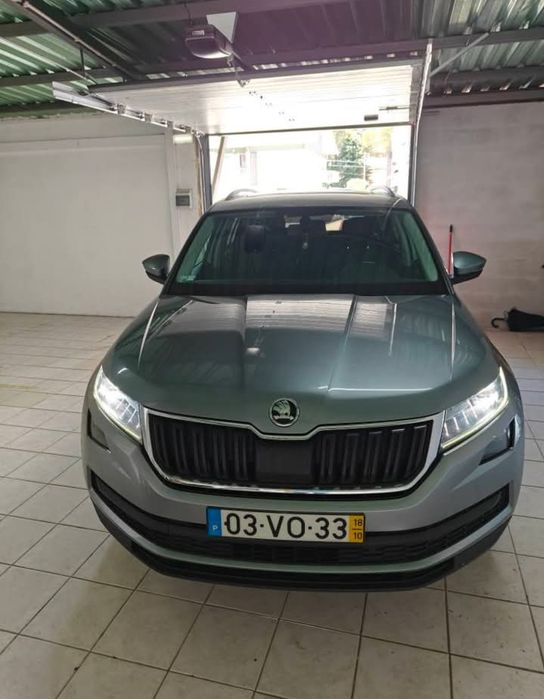 Skoda kodiaq  2.0 TDI Ambition DSG 7 lugares  carplay e android auto  câmera traseira + Manutenções em dia