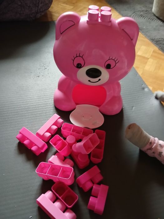 Różowy miś z klockami molto block