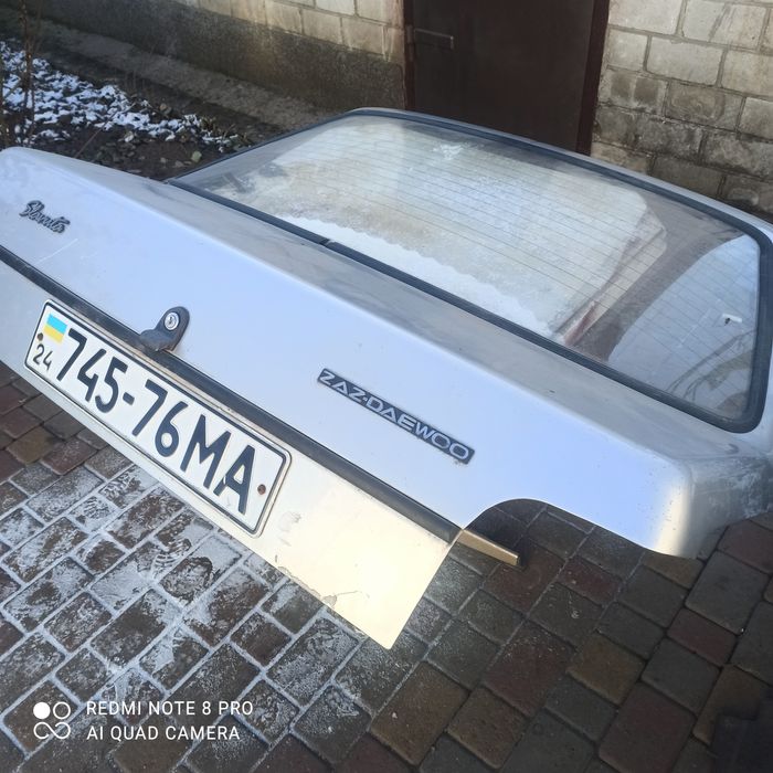 Кришка багажника  Славута.