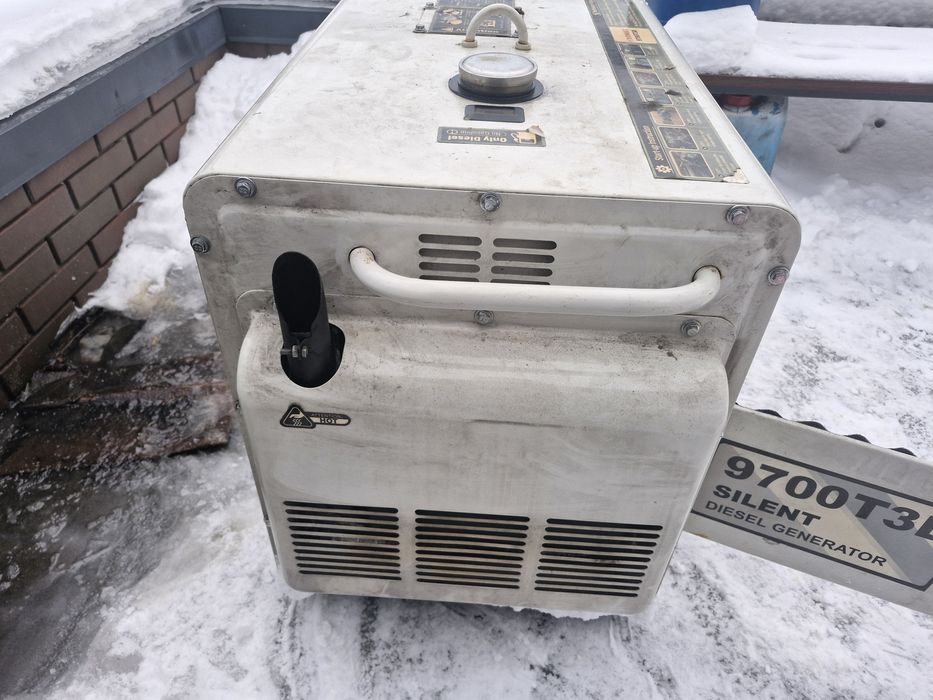 Продам дизельный генератор 6.5 кв