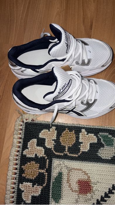 Tenis asics novos com caixa