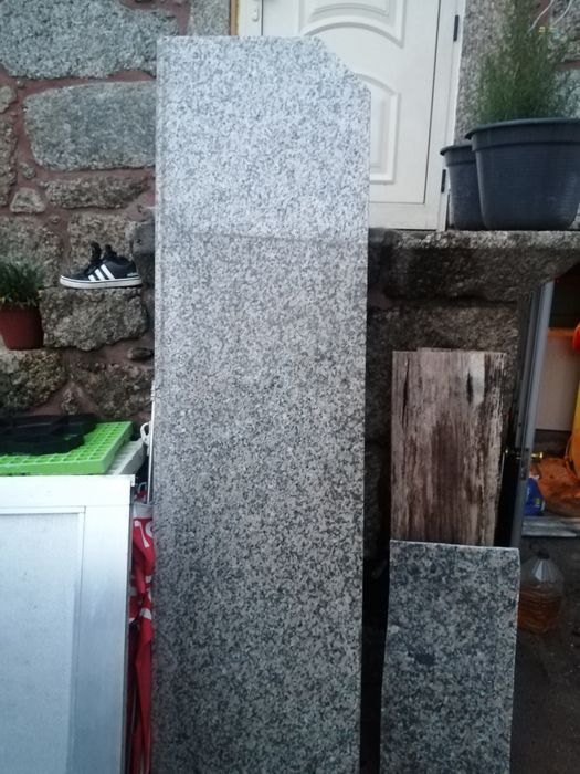 Pedra de Granito 2500 X 60 cm