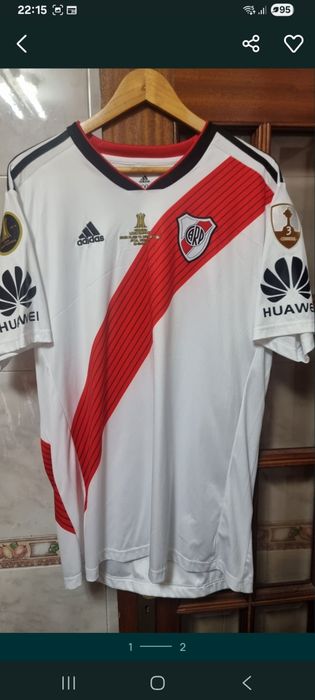 Camisola de jogo ultilisada pelo  enzo perez.final da libertadores.