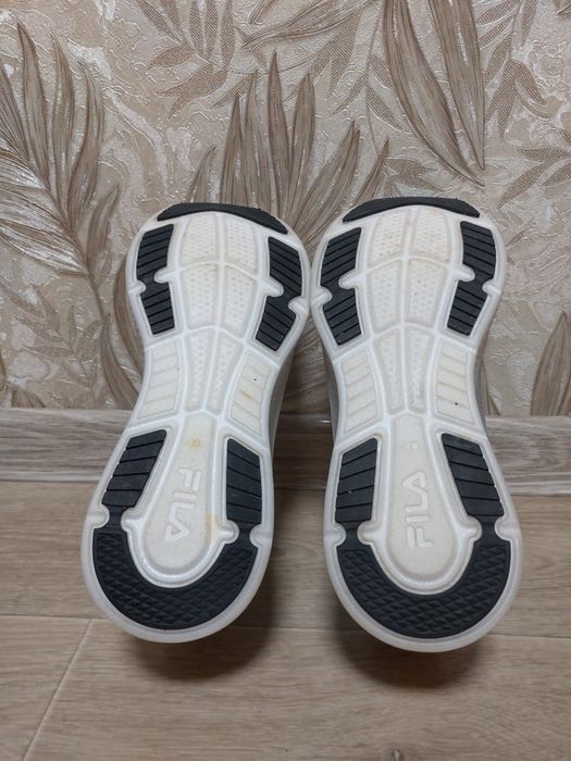 кросівки  Fila оригінальні