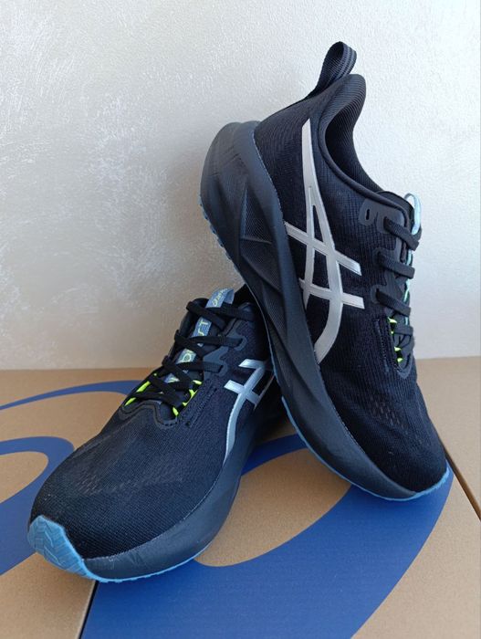 Кросівки Asics Novablast 5! Розмір 42/43/44/45! Оригінал!