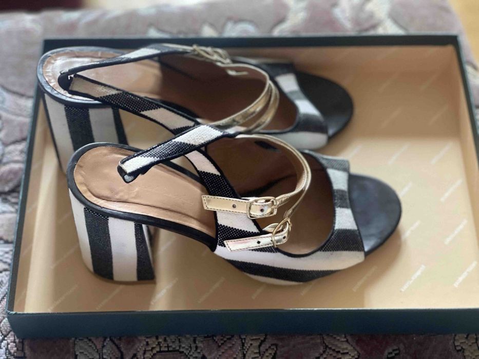 Босоножки женские