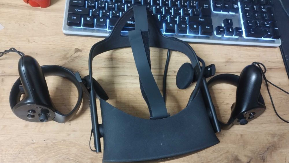 Шлем Oculus rift CV1 полный комплект