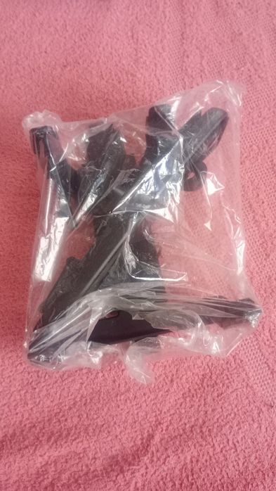 Автомобільний тримач для планшетів.