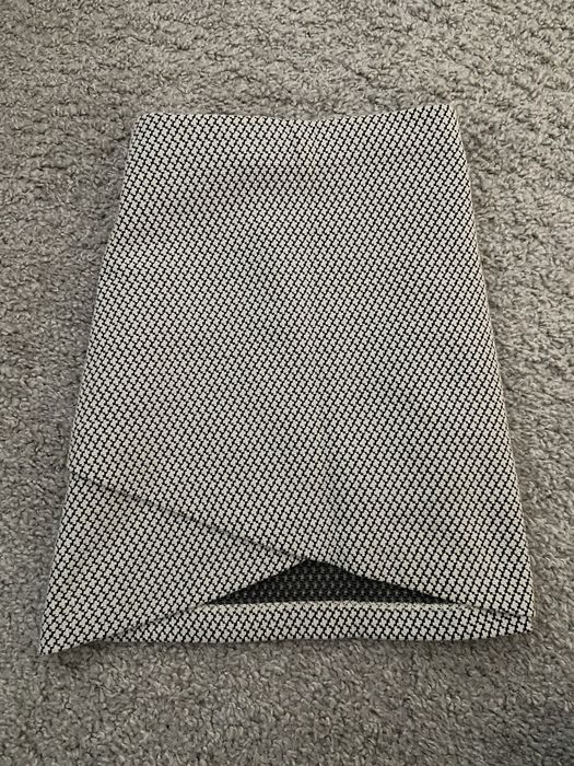 Asymetryczna spódnica