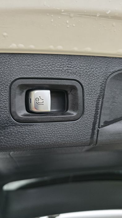 Mercedes-Benz EQC 2020 VIN W1K2938901F021716 фото оголошення 18 з 24