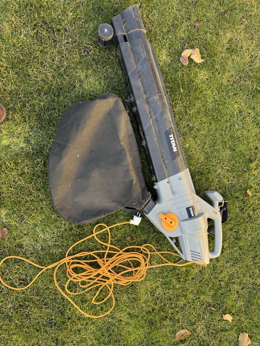 Воздуходув-пылесос Titan TB547BVG, 3000 Вт, сбор листьев