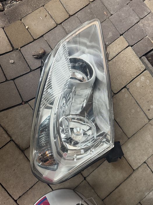 Ліва фара nissan qashqai j10
