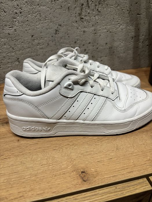 Adidas Rivarly Low skórzane buty 41 białe męskie unisex
