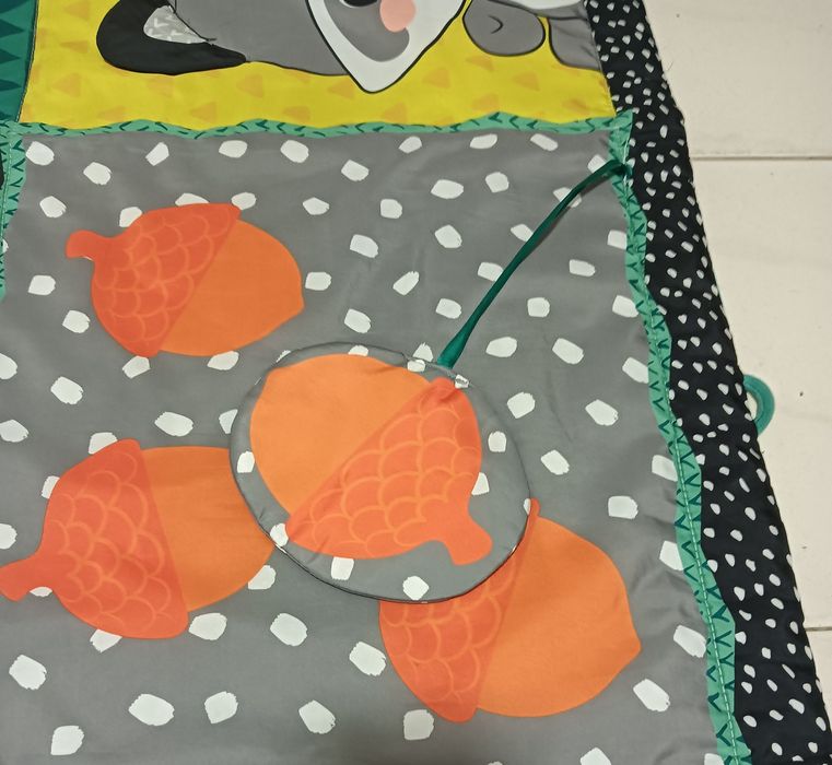 Tapete de atividades bebé