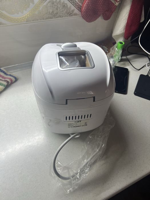 Хлібопіч ST 530вт