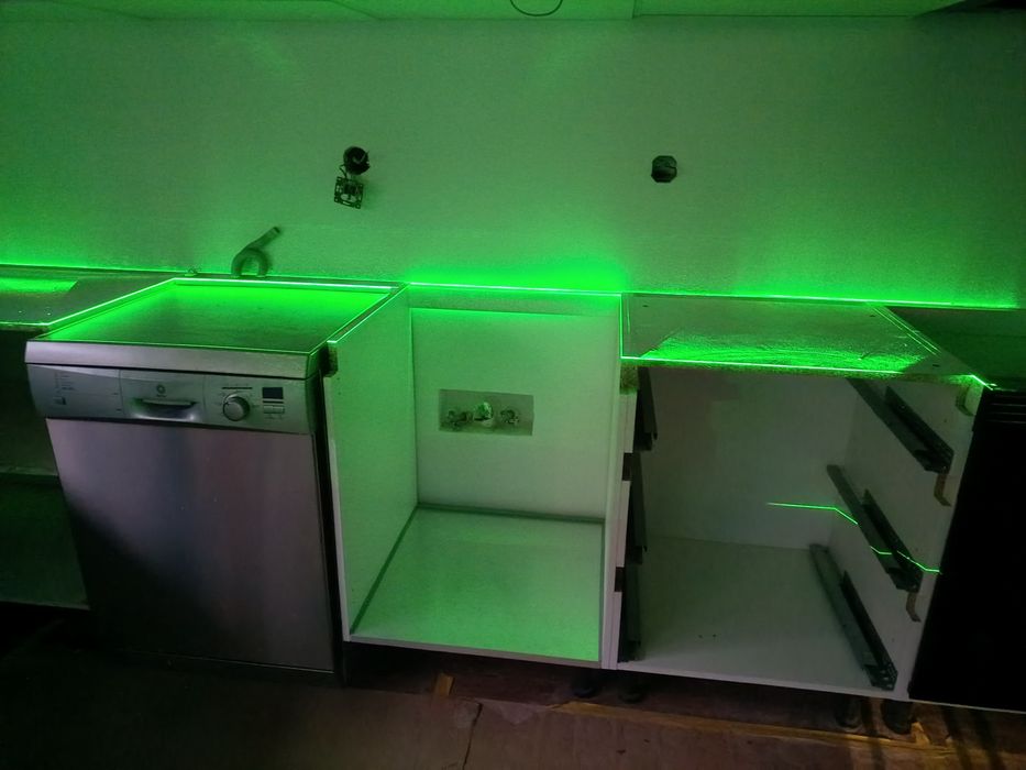 Carpintaria Por Medida – Cozinhas, Roupeiros, Portas e Pavimentos