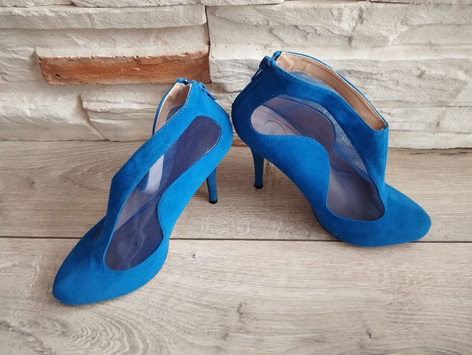 Piękne zamszowe wysokie szpilki botki z siateczką na lato chabrowe 38