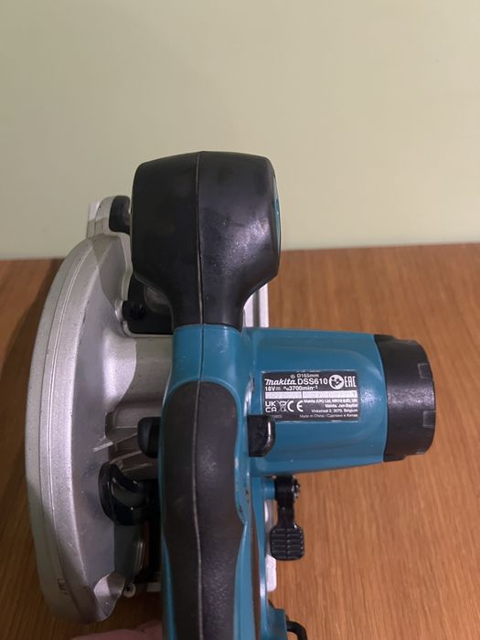 Акумуляторна дискова пила Makita DSS610Z. 165mm