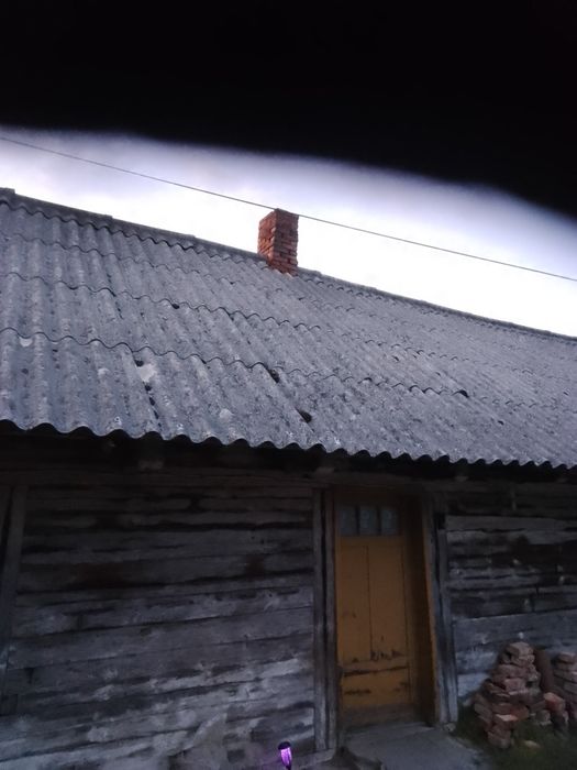 Drewniany dom do rozbiórki