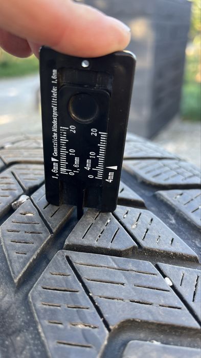 Opony ziomowe 235/55/19  pirelli scorpion  winter